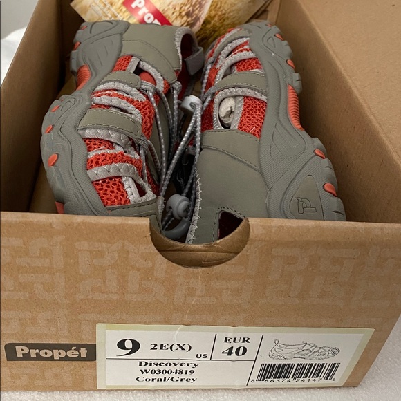 PROPET- Women’s size 9, wide 2E, coral and grey mesh shoes. Brand new in box. - Picture 6 of 6